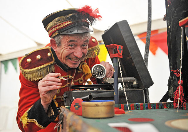 Uncle Tacko’s Flea Circus!