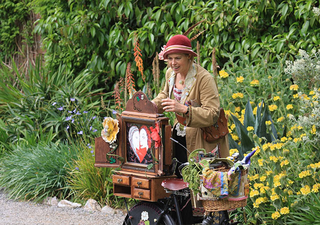 Sara Hurley - Storyteller